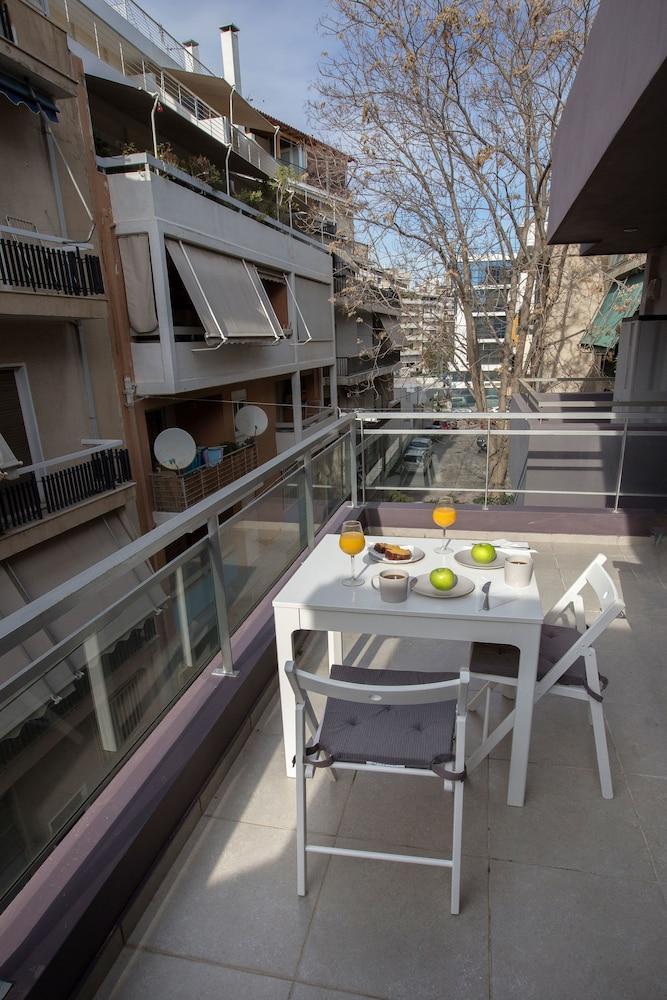 Modern Comfy Apartment Near The Acropolis By Ghh Афины Экстерьер фото